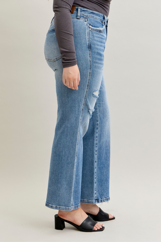 Judy Blue Mid Rise Rigid Magic Destroy Straight Denim Jeans 881038