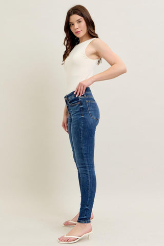 Judy Blue Mid Rise Handsand Skinny Denim Jeans 82252