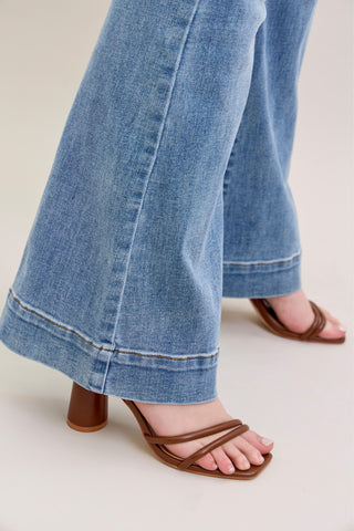 Judy Blue Mid Rise Flare Denim Jeans 82676