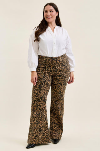 Judy Blue Mid Rise Leopard Luxe Jaqueline Flare Denim Jeans 881180