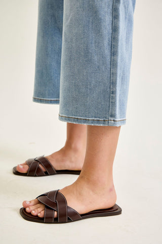 Judy Blue Mid Rise Wide Leg Crop Denim Jeans 82690