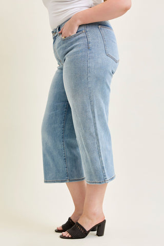 Judy Blue Mid Rise Wide Leg Crop Denim Jeans 82690