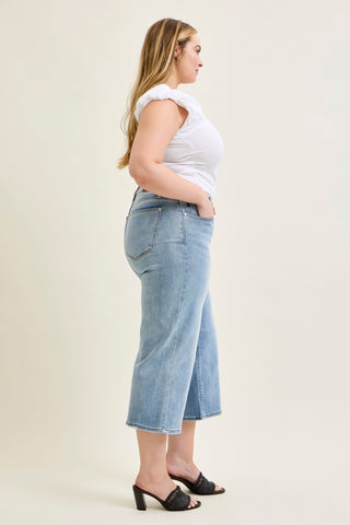 Judy Blue Mid Rise Wide Leg Crop Denim Jeans 82690