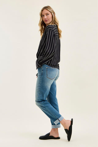 Judy Blue Mid Rise Double Button Cool Denim Boyfriend Denim Jeans 881089