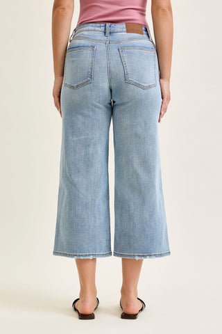 Judy Blue Mid Rise Wide Leg Crop Denim Jeans 82690