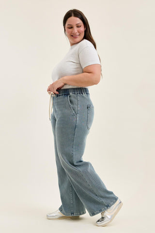 Judy Blue High Waist Aged Stone Knit Wilhelmina Baggy Denim Jeans 881127