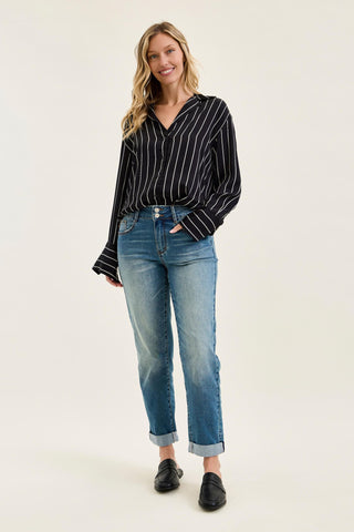 Judy Blue Mid Rise Double Button Cool Denim Boyfriend Denim Jeans 881089