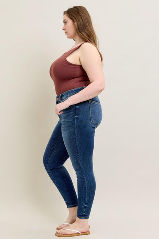 Judy Blue Mid Rise Handsand Skinny Denim Jeans 82252