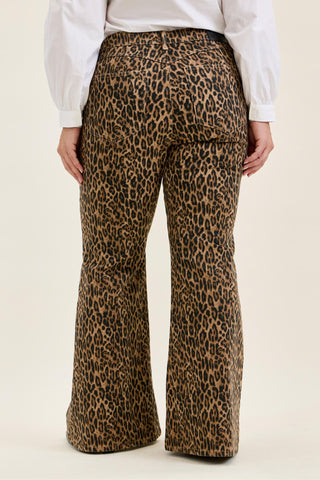 Judy Blue Mid Rise Leopard Luxe Jaqueline Flare Denim Jeans 881180