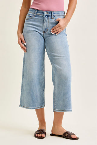 Judy Blue Mid Rise Wide Leg Crop Denim Jeans 82690