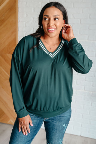 Rae Mode All Out Comfort V-Neck Pullover in Midnight Green