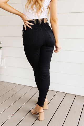 Judy Blue Audrey High Rise Control Top Classic Skinny Jeans in Black - Exclusive