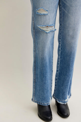 Judy Blue Mid Rise Rigid Magic Destroy Straight Denim Jeans 881038