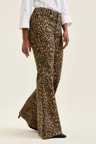 Judy Blue Mid Rise Leopard Luxe Jaqueline Flare Denim Jeans 881180