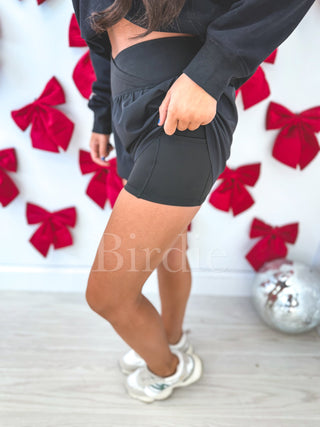 Birdie Crossover Lined Active Shorts in Black