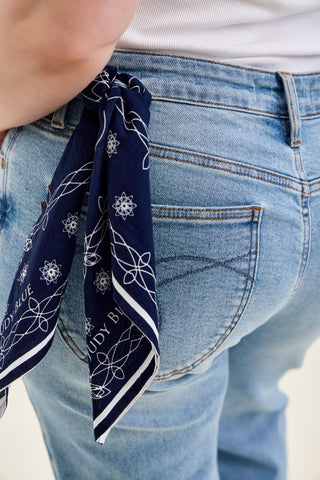 Judy Blue Mid Rise Bandana Loop Ankle Straight Denim Jeans 881120