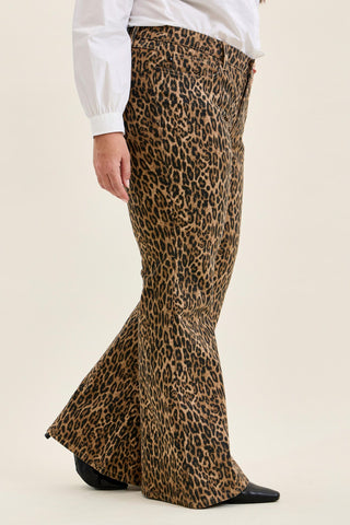 Judy Blue Mid Rise Leopard Luxe Jaqueline Flare Denim Jeans 881180