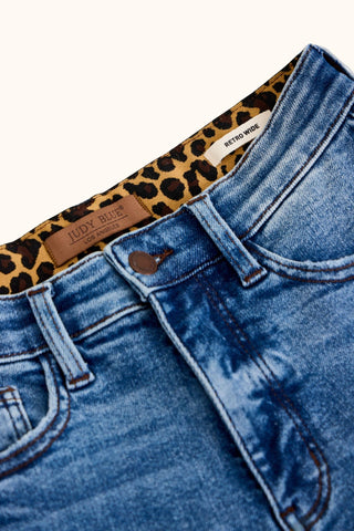 Judy Blue High Waist Tummy Control Leopard Waistband Lux Retro Wide Leg Denim Jeans 881192