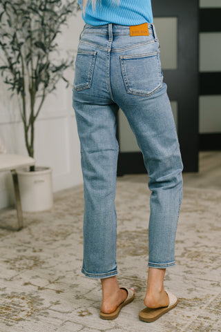 Judy Blue Carla High Waist Ankle Straight Jean in Break Through Blue