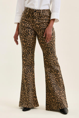 Judy Blue Mid Rise Leopard Luxe Jaqueline Flare Denim Jeans 881180