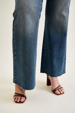 Judy Blue Mid Rise Front Flap Pocket Flare Denim Jeans 881113