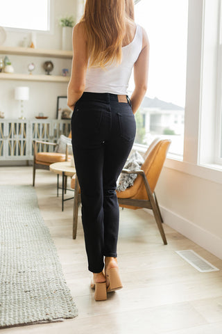 Judy Blue Edith Mid Rise Classic Slim Jeans in Black - Exclusive