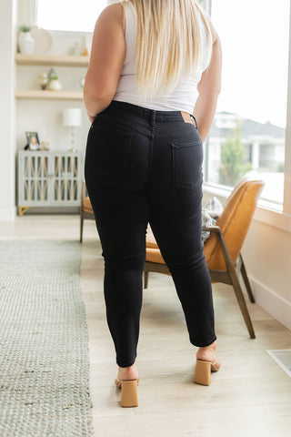 Judy Blue Edith Mid Rise Classic Slim Jeans in Black - Exclusive