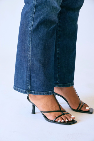 Judy Blue Mid Rise Tummy Control Classic Straight Denim Jeans 88861 - Petite