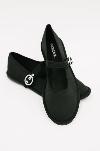 Soda Fleta Buckle Flats in Black
