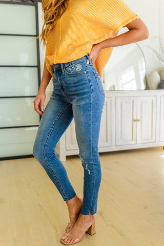 Judy Blue Hi-waisted Dandelion Embroidery Skinny - Exclusive