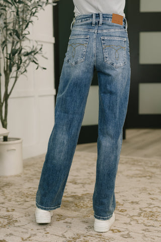 Judy Blue Holly Mid Rise Straight - Exclusive