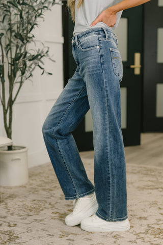 Judy Blue Holly Mid Rise Straight - Exclusive