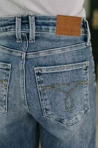 Judy Blue Holly Mid Rise Straight - Exclusive