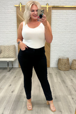Judy Blue Edith Mid Rise Classic Slim Jeans in Black - Exclusive