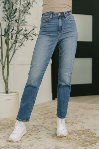 Judy Blue Izzie High Waist Straight Fit - Exclusive