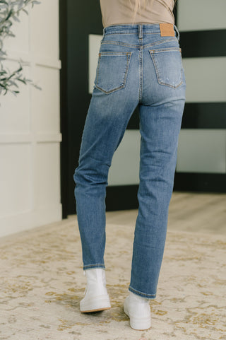 Judy Blue Izzie High Waist Straight Fit - Exclusive
