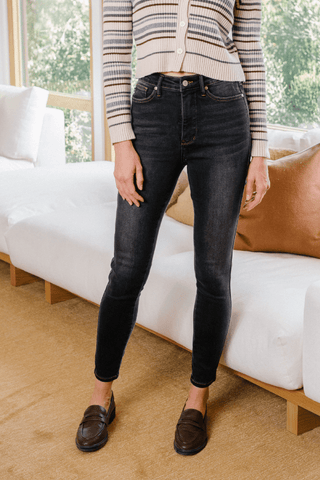 Judy Blue High Waist Tummy Control Black Wash & Contrast Thread Skinny Denim Jeans 88768