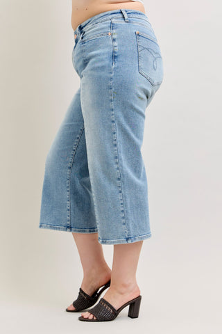 Judy Blue Mid Rise Vintage Pockets & Seam Detail Wide Leg Crop Denim Jeans 881076