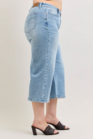 Judy Blue Mid Rise Vintage Pockets & Seam Detail Wide Leg Crop Denim Jeans 881076