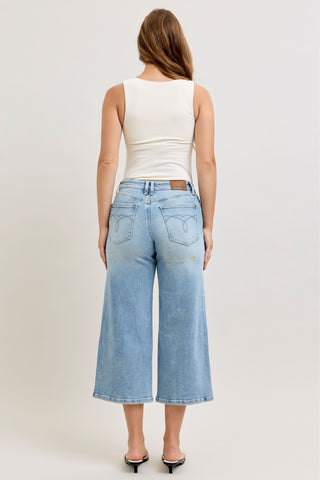 Judy Blue Mid Rise Vintage Pockets & Seam Detail Wide Leg Crop Denim Jeans 881076