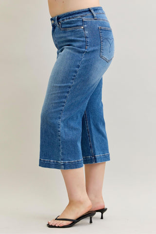 Judy Blue Mid Rise Vintage Pockets & Wide Hem Wide Leg Crop Denim Jeans 881006