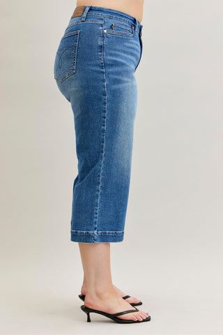 Judy Blue Mid Rise Vintage Pockets & Wide Hem Wide Leg Crop Denim Jeans 881006