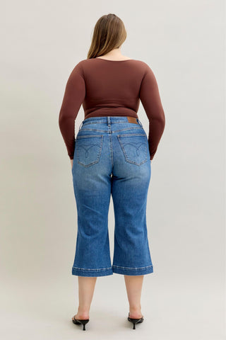 Judy Blue Mid Rise Vintage Pockets & Wide Hem Wide Leg Crop Denim Jeans 881006