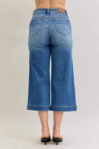Judy Blue Mid Rise Vintage Pockets & Wide Hem Wide Leg Crop Denim Jeans 881006