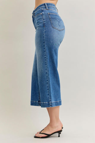 Judy Blue Mid Rise Vintage Pockets & Wide Hem Wide Leg Crop Denim Jeans 881006