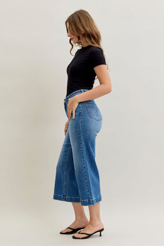Judy Blue Mid Rise Vintage Pockets & Wide Hem Wide Leg Crop Denim Jeans 881006
