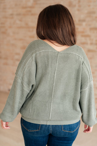 Heyson Magi Lune V-Neck Sweater