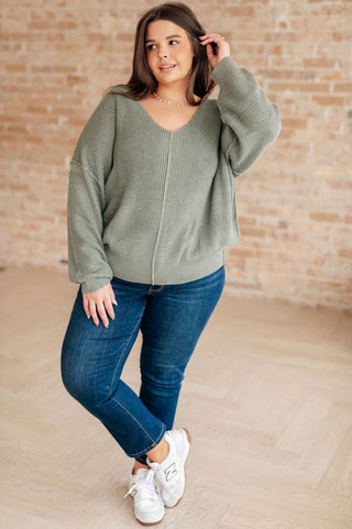 Heyson Magi Lune V-Neck Sweater