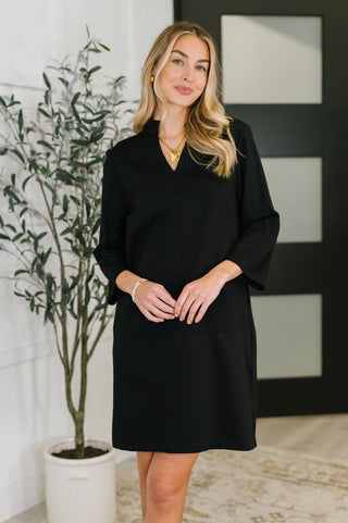 Dear Scarlett Portfolio Quarter Sleeve Dress in Black