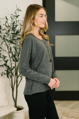 In Loom Rooftop View Raglan Sleeve Henley Top